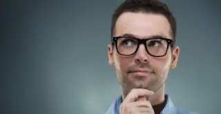 портрет задумавшегося мужчины